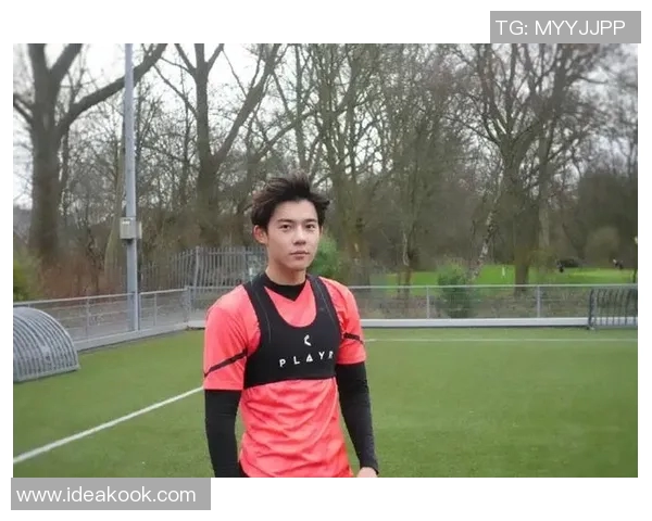 狼狗足球明星的真实身份揭晓背后的故事与成就分析 狼狗足球明星的真实身份揭晓背后的故事与成就分析